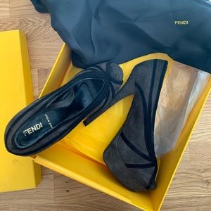 Fendi Spuntata Camoscio platform pumps 37.5